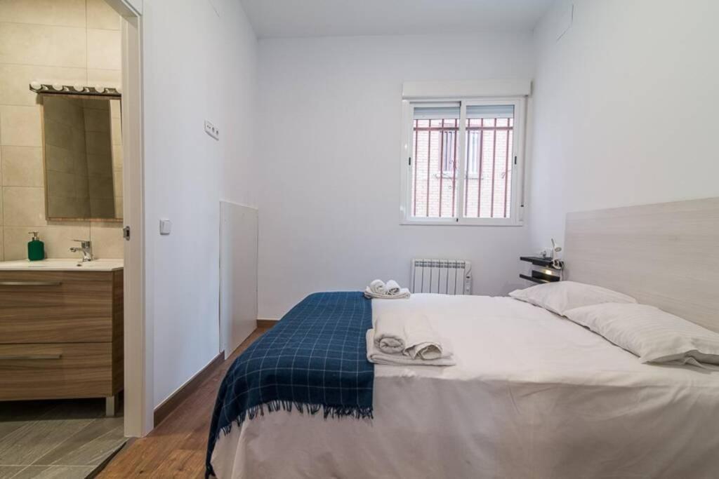 #15Pin-1 Apartamento De Un Dormitorio En Tetuan Madrid Ngoại thất bức ảnh